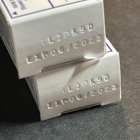 Colgate Nivea Vaseline Crest Sensodyne Darphin travel size - Picture 9 of 14